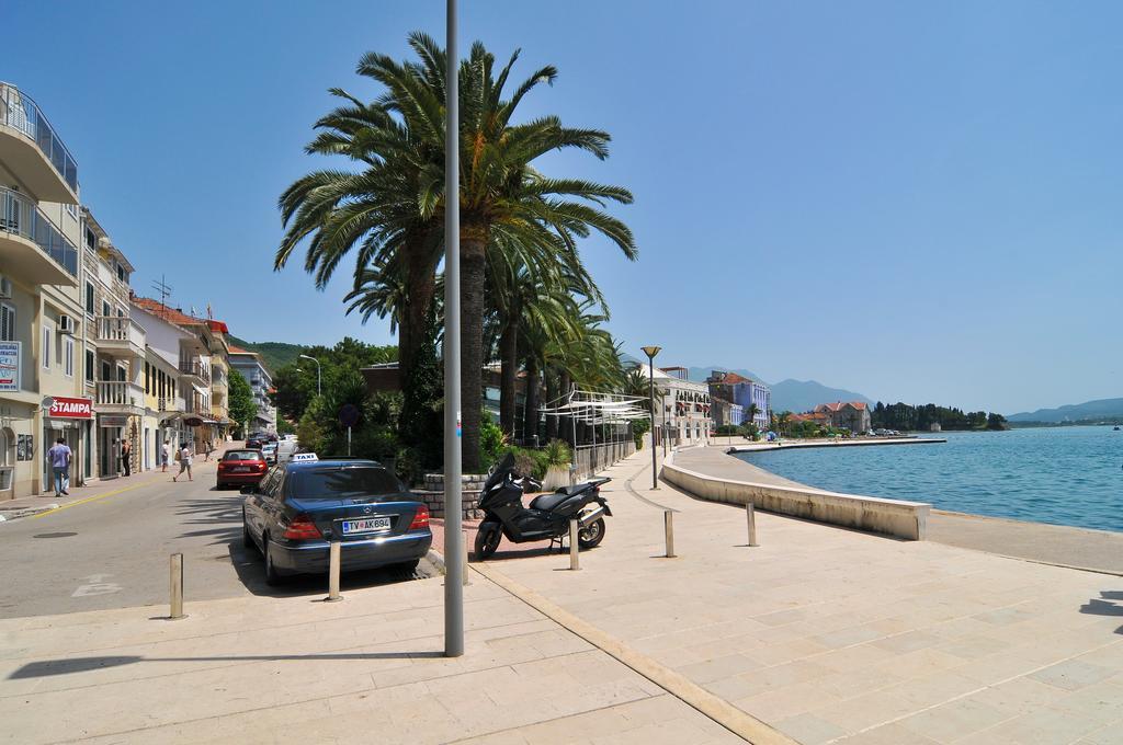 City Center Apartments Tivat Buitenkant foto